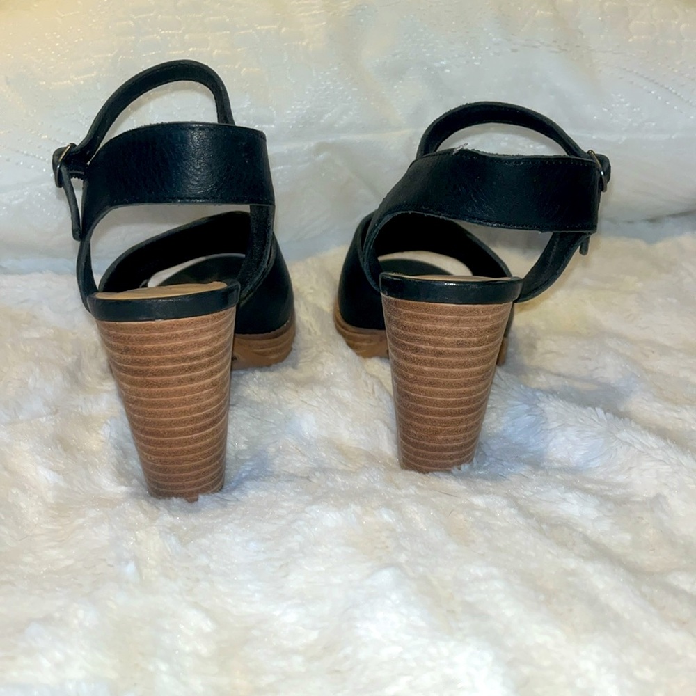 Lucky Brand black sandals - Picture 3 of 4